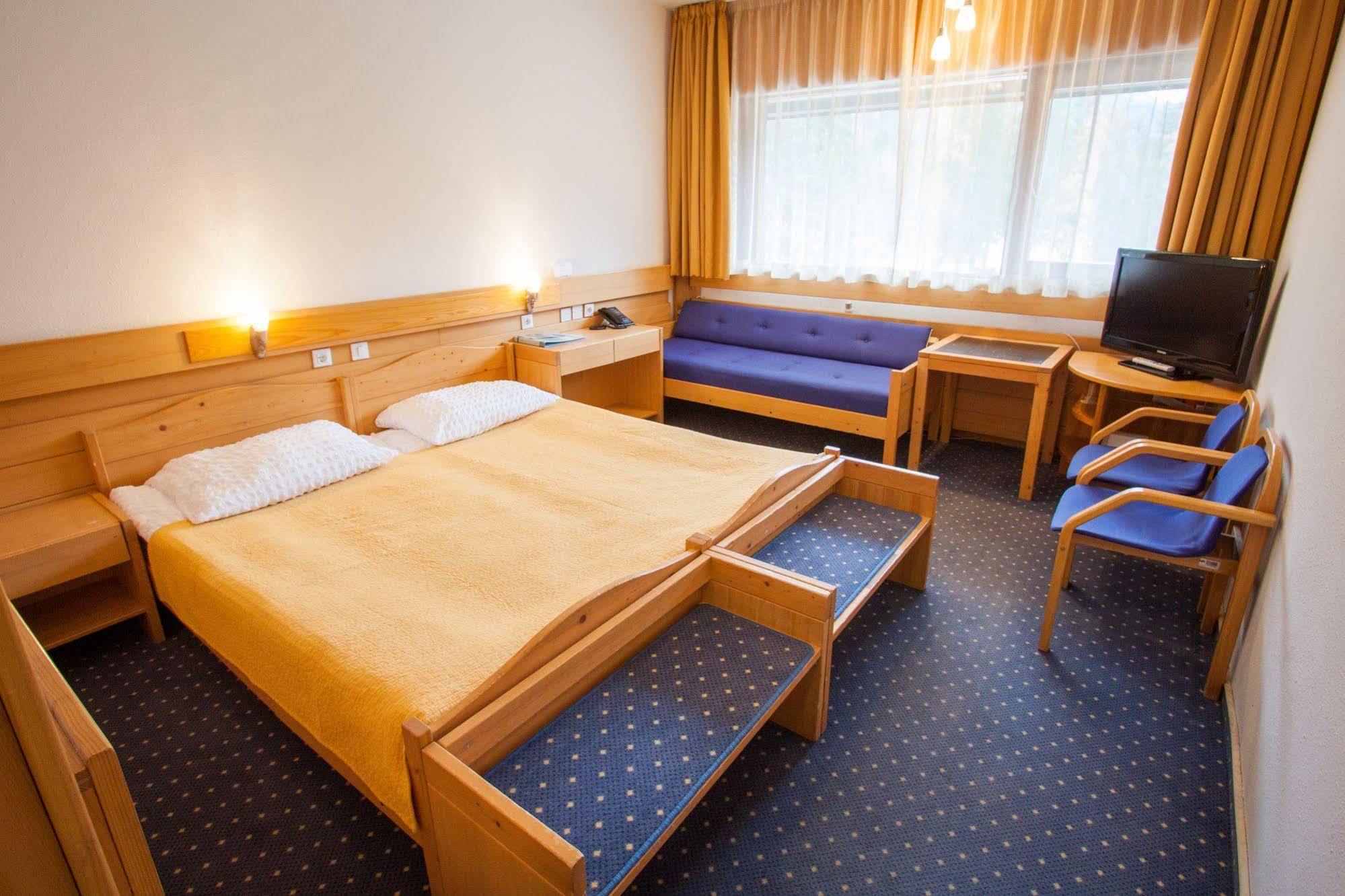 Hotel Spik Кранска гора Екстериор снимка