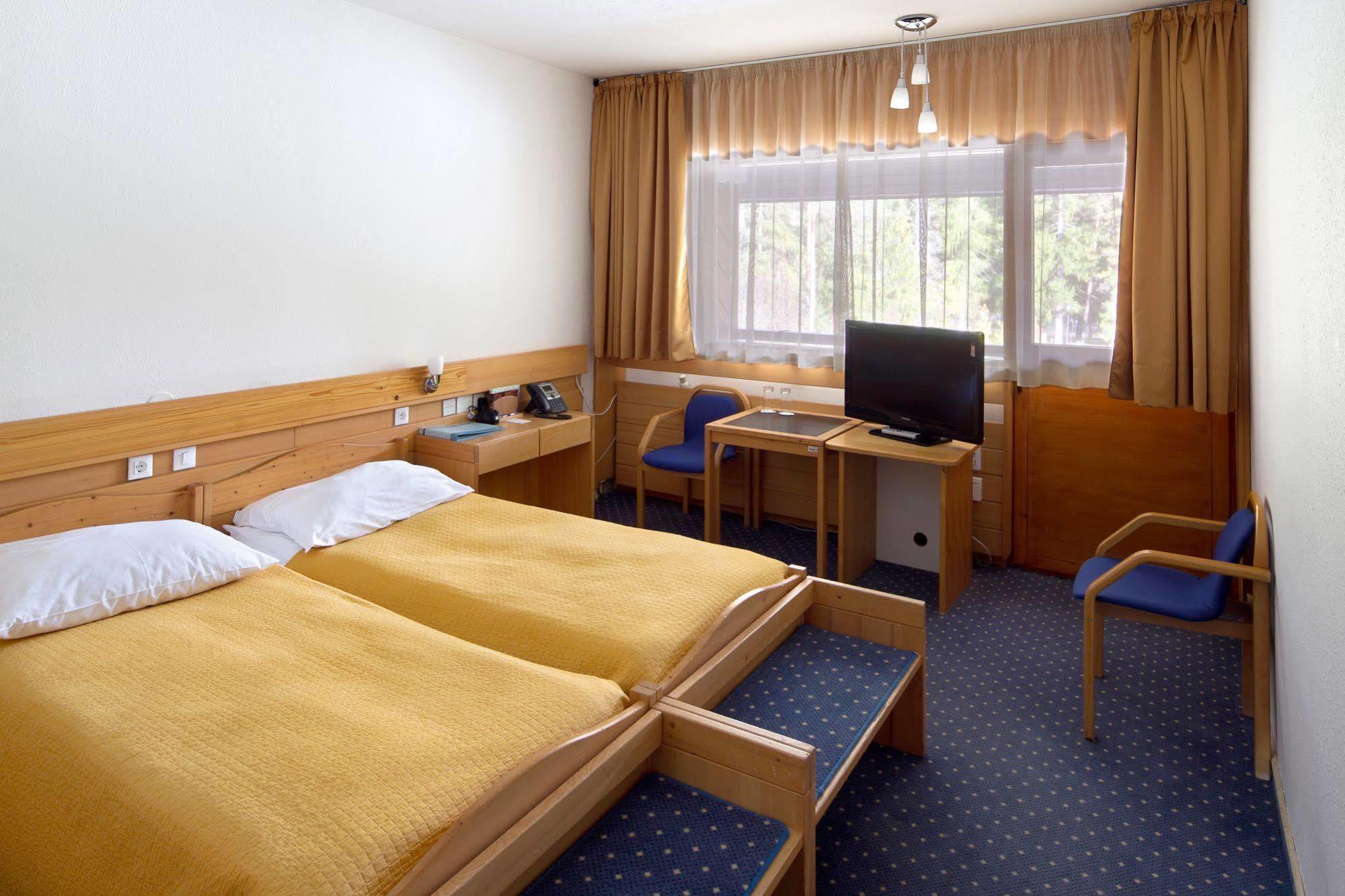 Hotel Spik Кранска гора Екстериор снимка