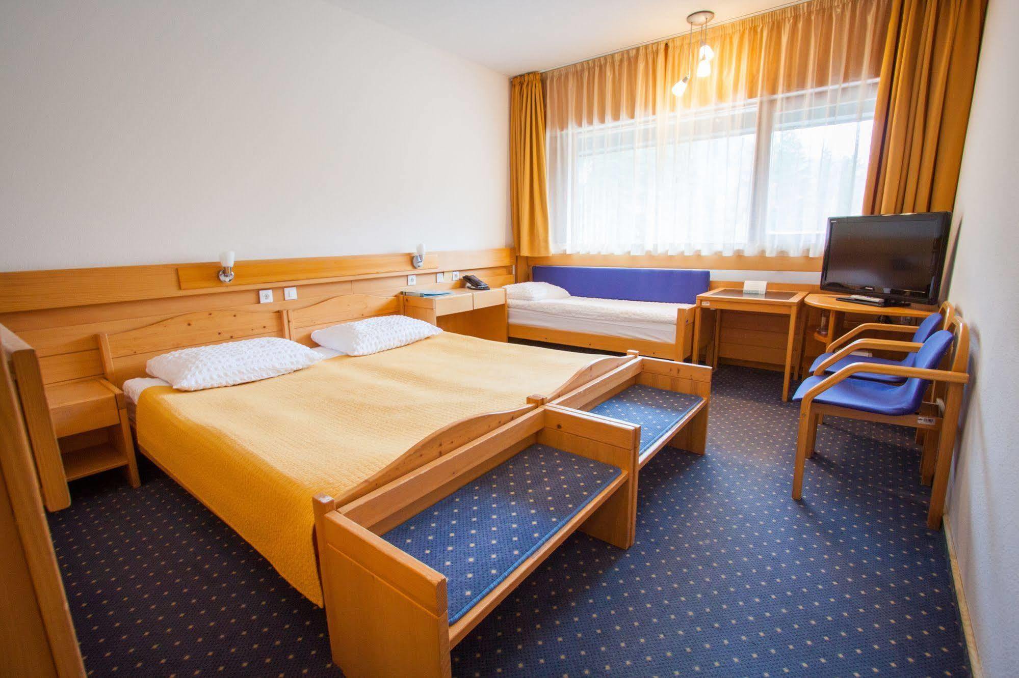 Hotel Spik Кранска гора Екстериор снимка